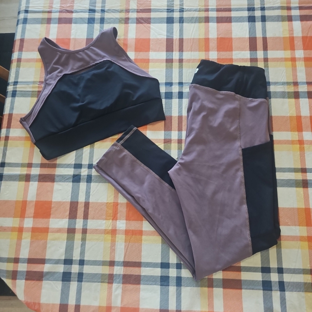 Women's Two-Piece Activewear Set in Black and Purple
